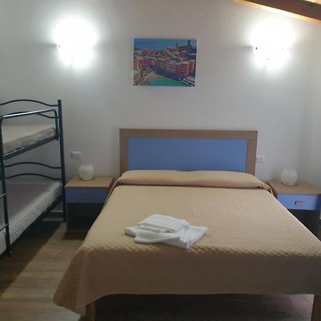Ca Thomas Hotel Castelnuovo Magra Ruang foto