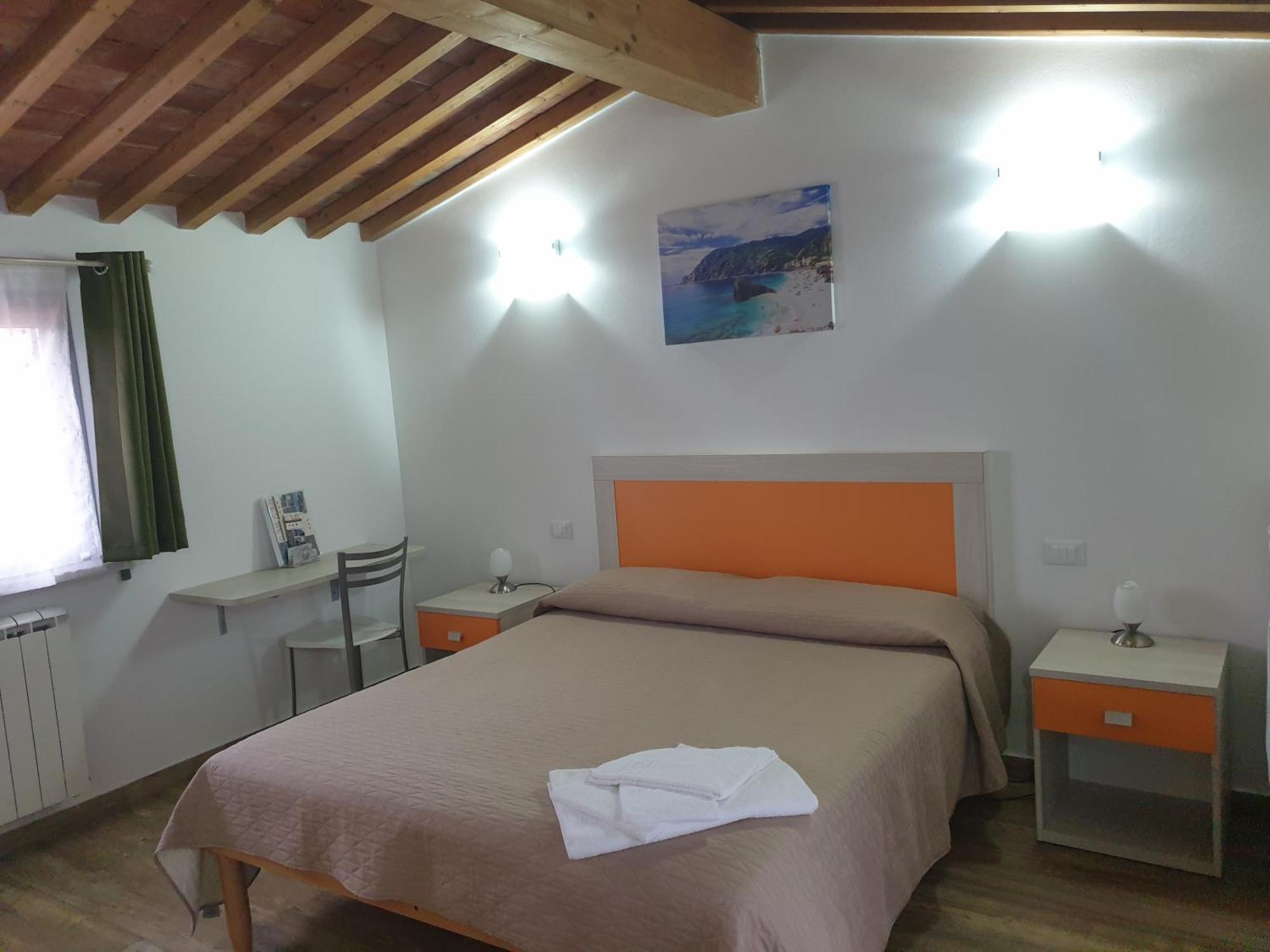 Ca Thomas Hotel Castelnuovo Magra Ruang foto