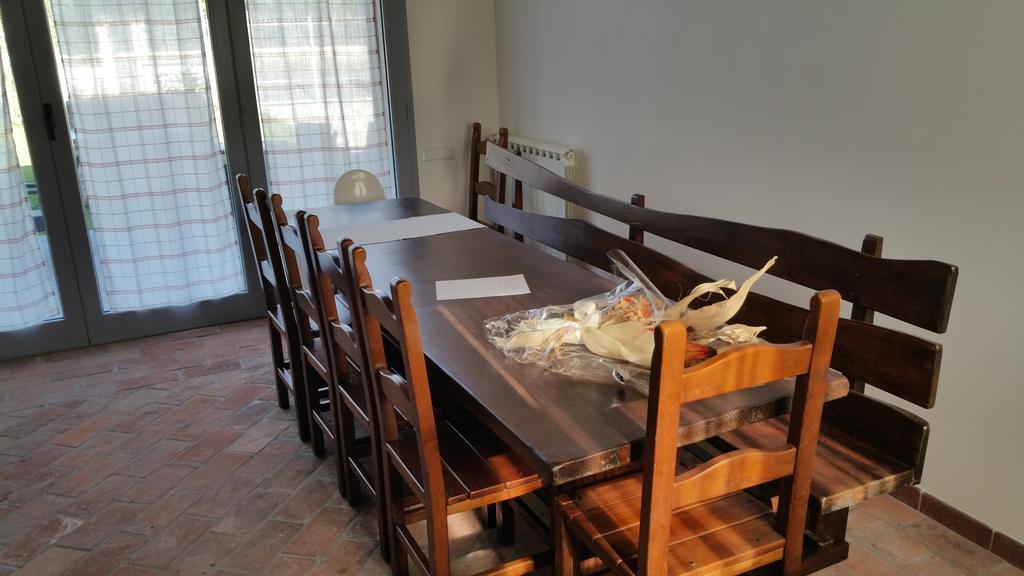 Ca Thomas Hotel Castelnuovo Magra Bagian luar foto