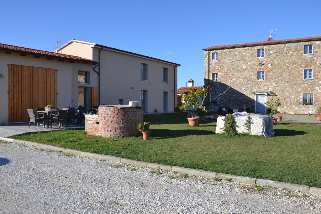 Ca Thomas Hotel Castelnuovo Magra Bagian luar foto