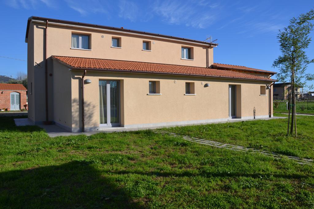 Ca Thomas Hotel Castelnuovo Magra Bagian luar foto